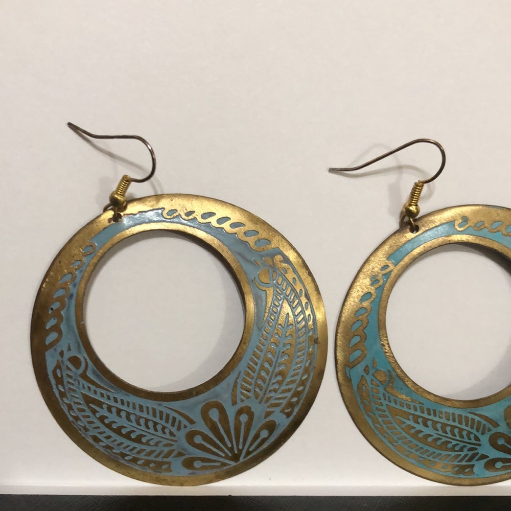 Vintage Metal Painted Earrings in Gold and Turquoise Design - Picture 10 of 14